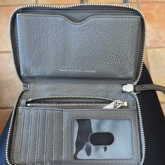 Marc Jacobs purse and wallet sold as a set - Picture 3 of 7